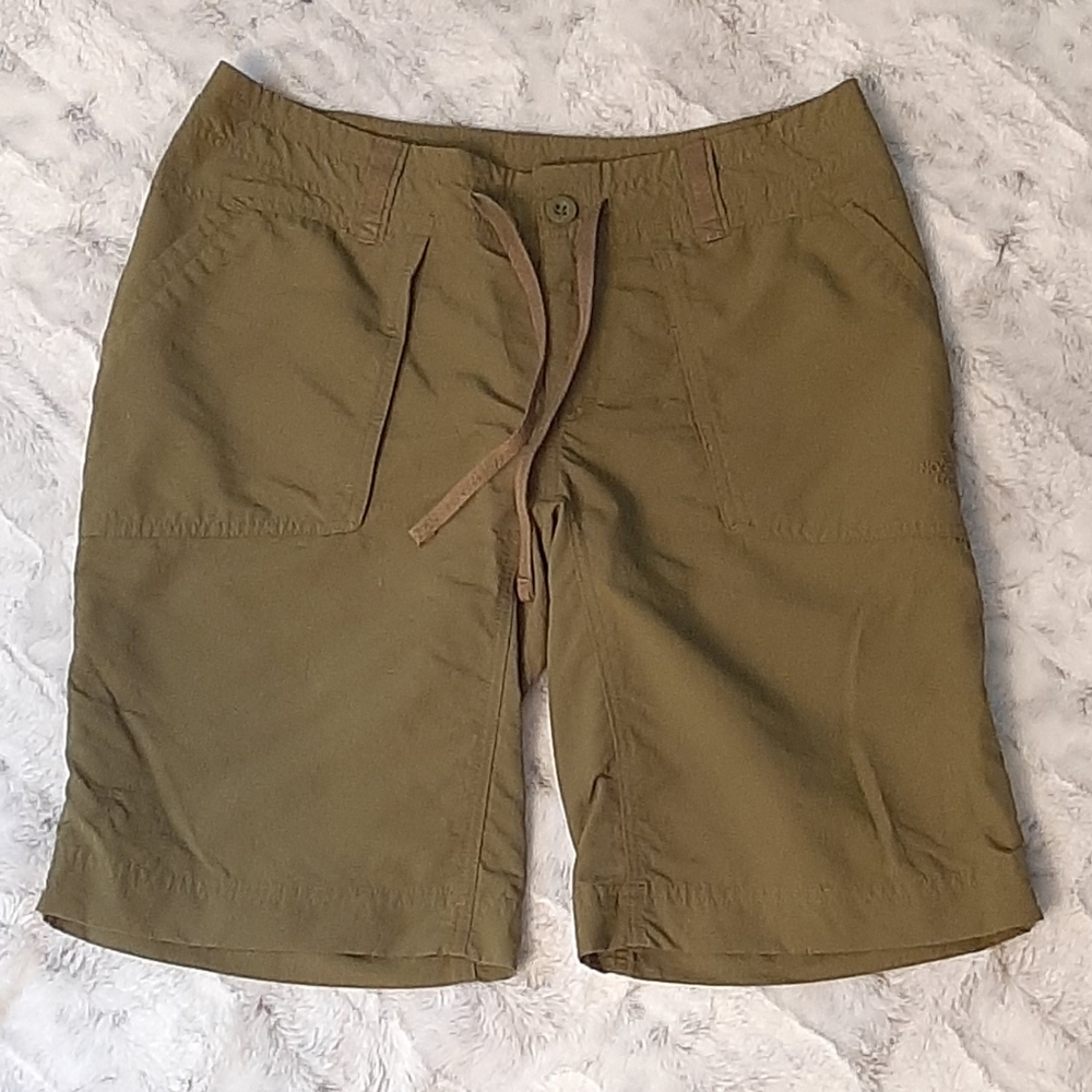 Northface olive green bermuda long hiking nylon walking shorts. Size 8.